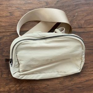 **SOLD**NEW cream belt bag